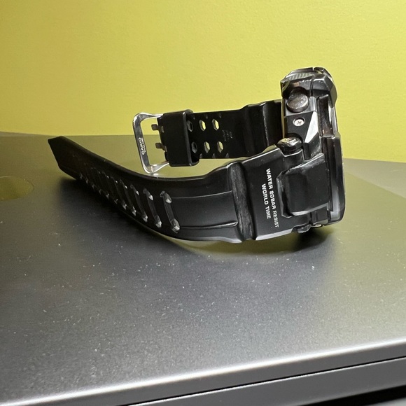 G-SHOCK GA-1000-4A. - Picture 4 of 5